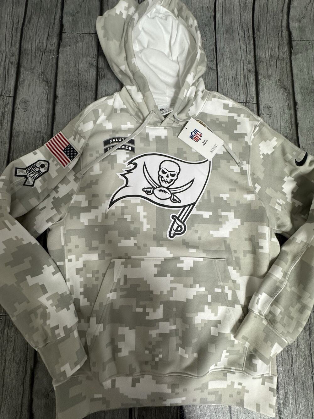 NWT Men’s Nike Tampa Bay Buccaneers Salute To Service Hoodie Small Arctic Camo